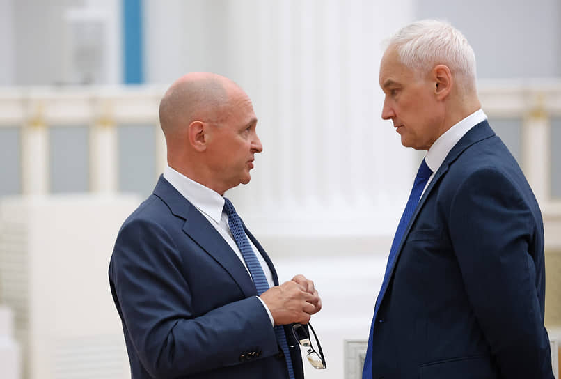 Первый заместитель главы администрации президента РФ Сергей Кириенко (слева) и министр обороны РФ Андрей Белоусов