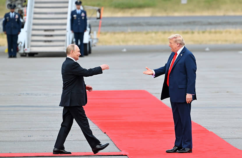 Встреча президента России Владимира Путина и президента США Дональда Трампа на базе Военно-воздушных сил Элмендорф-Ричардсон