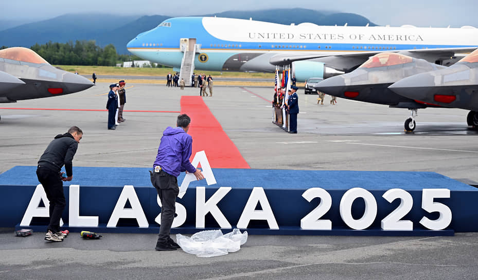 Подготовка к встрече Владимира Путина и Дональда Трампа в Анкоридже