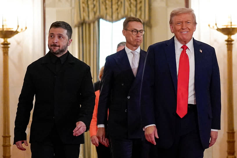 Президент США Дональд Трамп, президент Финляндии Александр Стубб и президент Украины Владимир Зеленский (справа налево) на встрече в Белом доме