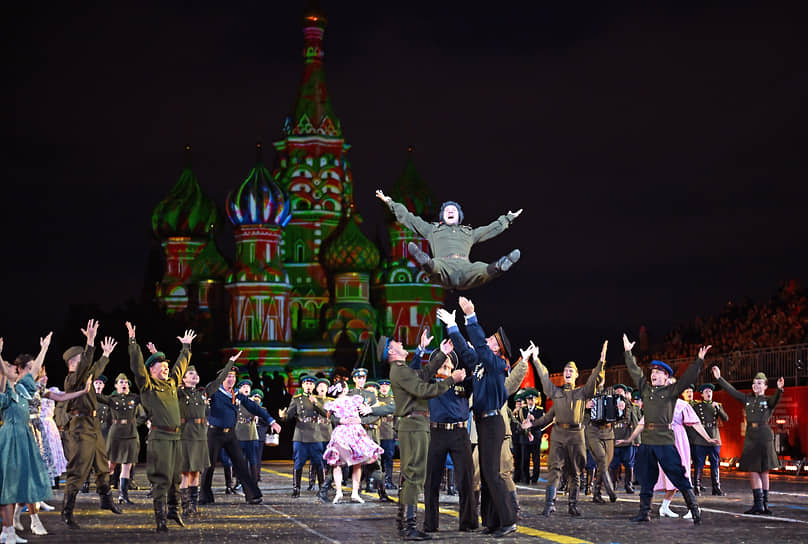 Выступление центрального пограничного ансамбля ФСБ 
