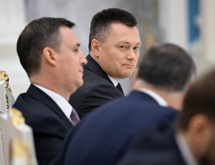 Вице-премьер РФ Дмитрий Патрушев (слева) и генпрокурор России Игорь Краснов (в центре) на совещании по вопросам социально-экономического развития ДНР, ЛНР, Запорожской и Херсонской областей в Кремле, 2025 год