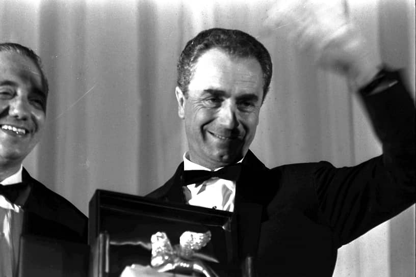 Микеланджело Антониони на Венецианском кинофестивале в 1964 году