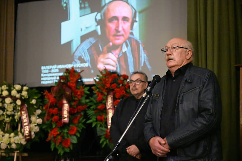 Актер Владимир Ровинский (справа)