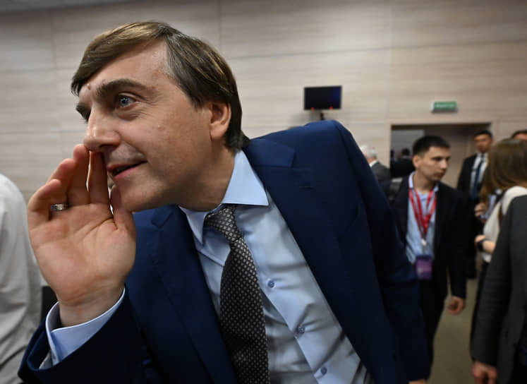 Министр просвещения России Сергей Кравцов после сессии «Современное образование: новая инфраструктура, единый стандарт и передовые решения для оснащения» 