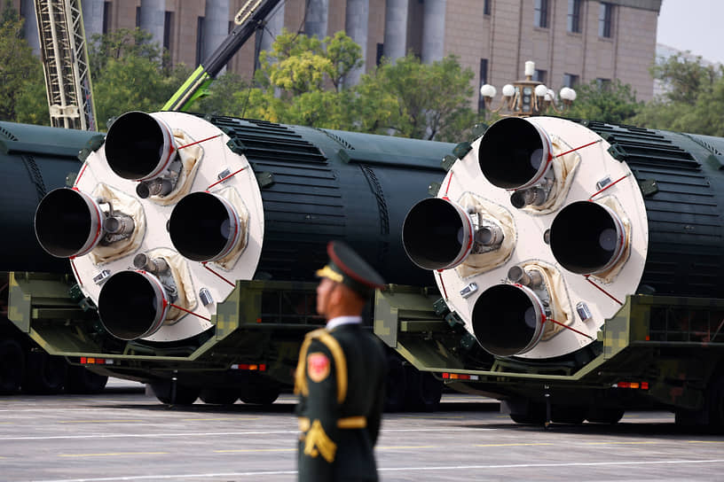 Межконтинентальные баллистические ракеты DF-5C 