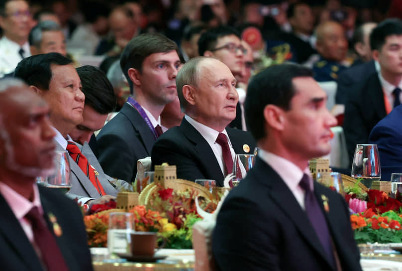 Президент России Владимир Путин на торжественном приеме после парада