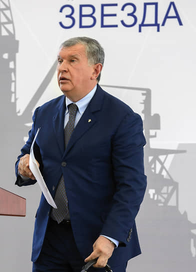 Во время посещения судостроительного комплекса «Звезда» в городе Большой Камень, 2016 год