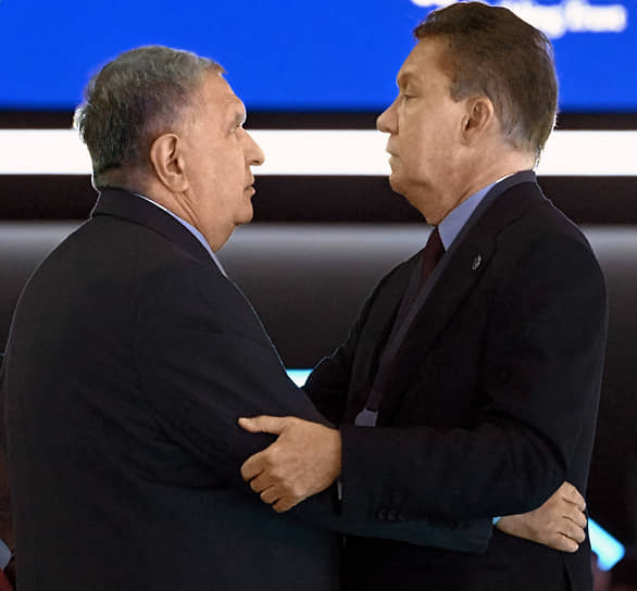 С главой «Газпрома» Алексеем Миллером (справа) на ПМЭФ-2025