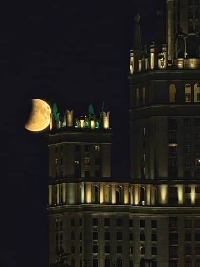 Лунное затмение в Москве