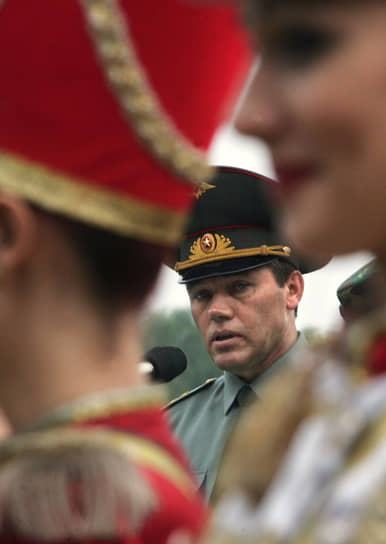 В апреле 2005 — декабре 2006 года Валерий Герасимов был начальником Главного управления боевой подготовки и службы войск ВС РФ&lt;br>
На фото: на открытии Международной выставки продукции военного назначения, 2006 год