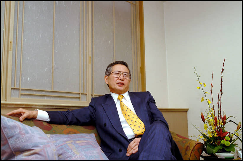 В 2007–2009 годах&lt;b> экс-президент Перу Альберто Фухимори&lt;/b> (1990–2000) получил четыре тюремных срока (6 лет, 25 лет, 7 лет и 6 месяцев и еще 6 лет) за злоупотребление властью, репрессии, дачу взятки и подкуп. 11 сентября 2024 года умер от рака