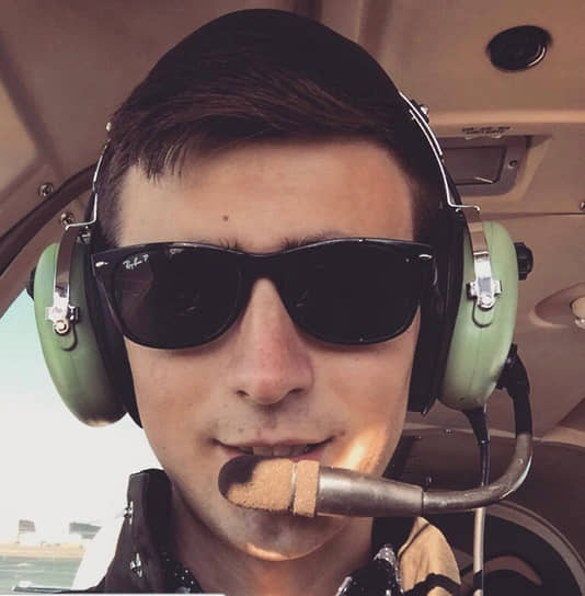 К подножию Эвереста лже-Бакеланд добрался на вертолете