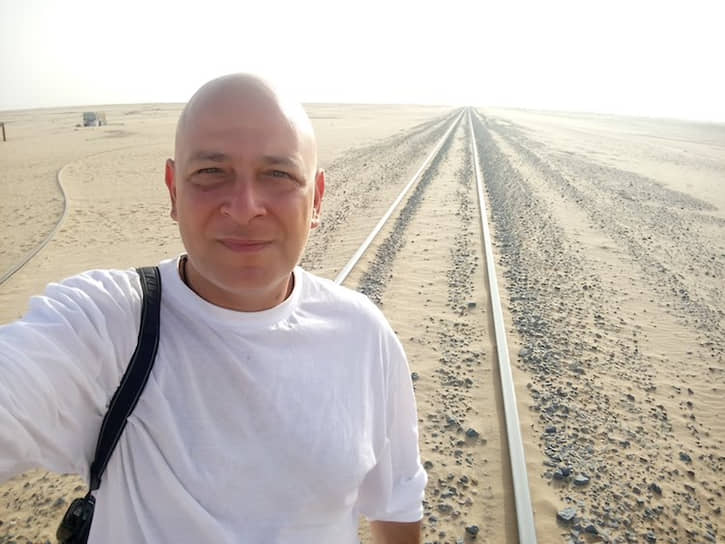 Гарри Митсидис из скромности не признает себя самым путешествующим человеком в мире, хотя побывал во всех признанных ООН странах и 1296 из 1301 региона нашей планеты