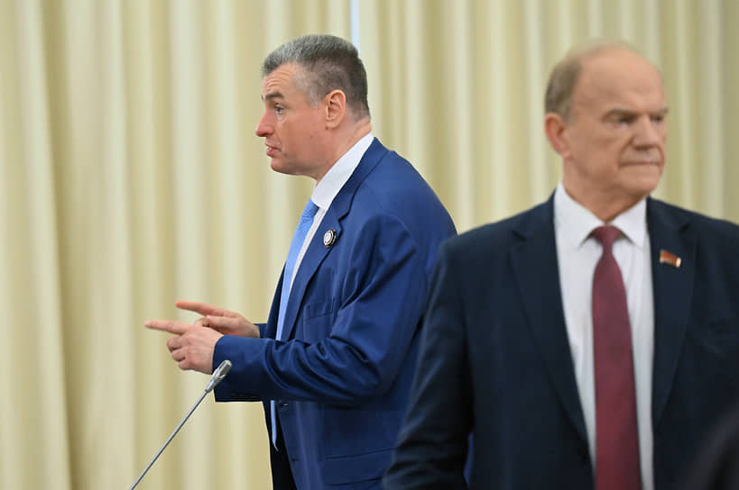 Председатель ЛДПР Леонид Слуцкий (слева) и лидер КПРФ  Геннадий Зюганов во время встречи президента Владимира Путина с лидерами парламентских фракций в Ново-Огарево