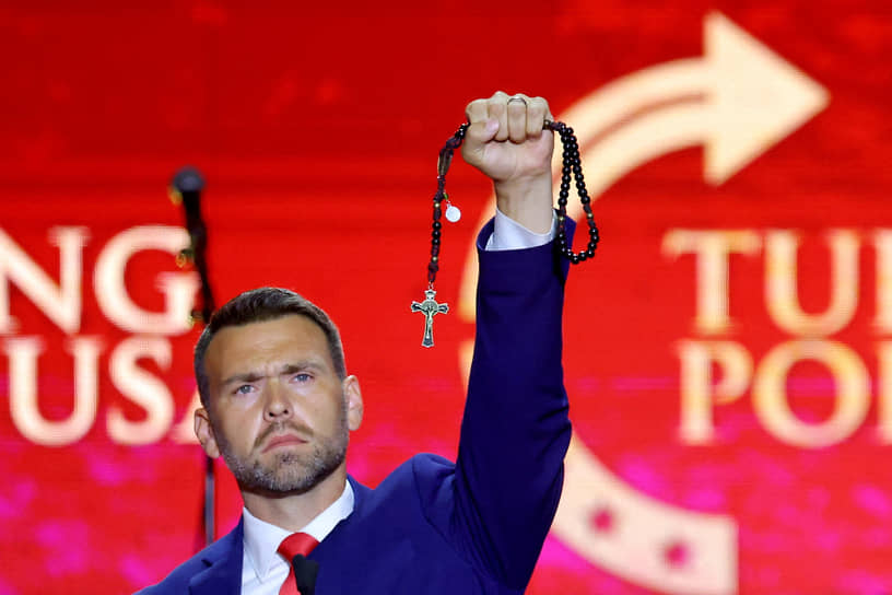 Политический активист Джек Пособец с четками
