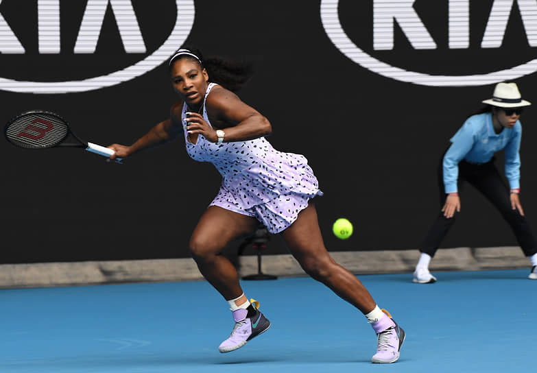 Впрочем, оказалось, что разрешение на употребление препаратов спортсменка получила официально, поэтому публикации не отразились на ее карьере
&lt;br>На фото: на турнире Открытого чемпионата Австралии, 2020 год