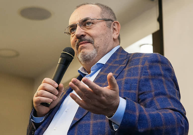 В апреле 2025 года Арбитражный суд Москвы &lt;A HREF=&quot;https://www.kommersant.ru/doc/7624285&quot;>признал&lt;/A> банкротом политика и экс-кандидата в президенты РФ &lt;B>Бориса Надеждина.&lt;/B> Заявление подал Росэнергобанк в лице Агентства по страхованию вкладов (АСВ). Сумма долга составила &lt;B>77,4 млн руб.&lt;/B> Росэнергобанк &lt;A HREF=&quot;https://www.kommersant.ru/doc/7166199&quot;>выдал&lt;/A> политику кредит, который после отзыва в апреле 2017 года у организации лицензии перешел к АСВ