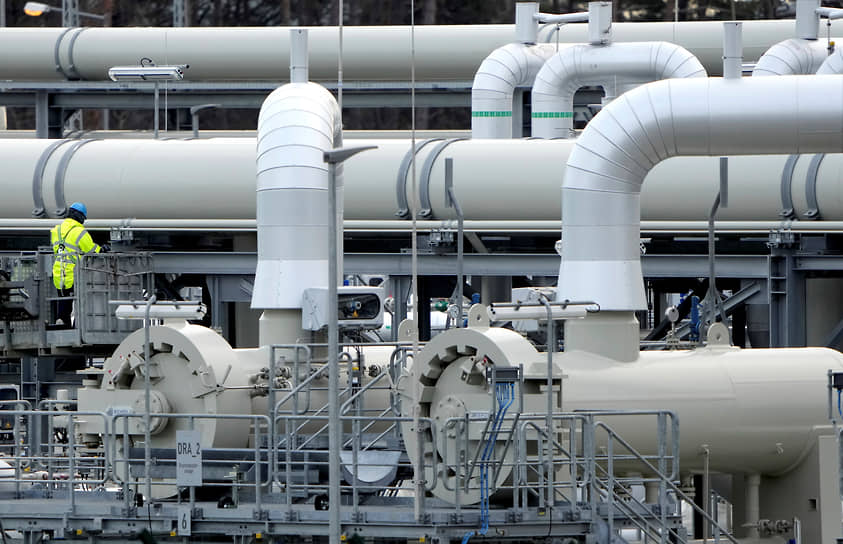 Трубы на наземных сооружениях газопровода «Северный поток — 2» в Любмине, северная Германия
