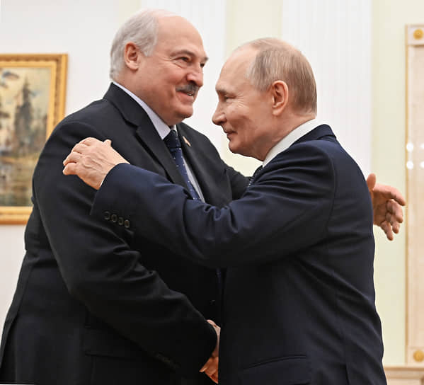 Президент Белоруссии Александр Лукашенко с президентом России Владимиром Путиным 