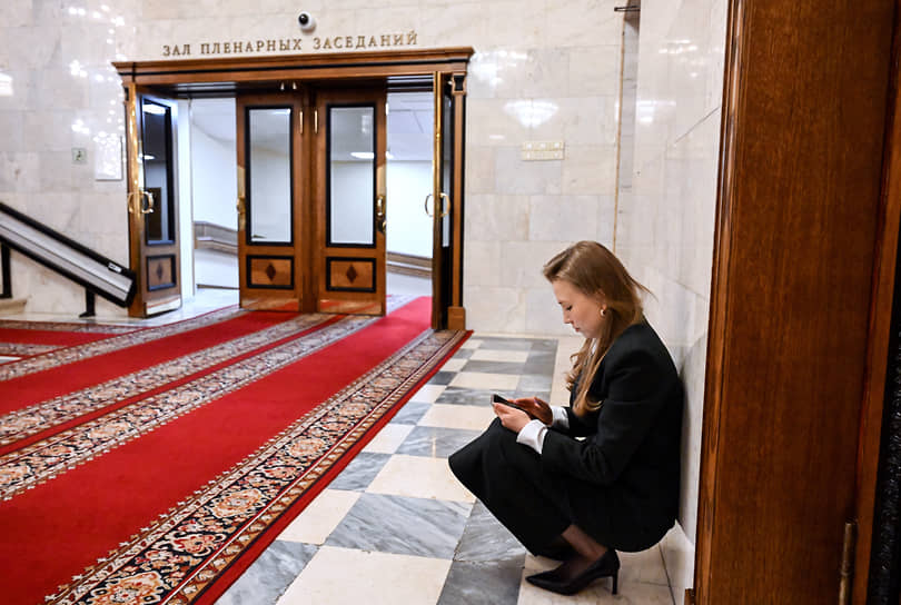 Вход в зал пленарных заседаний