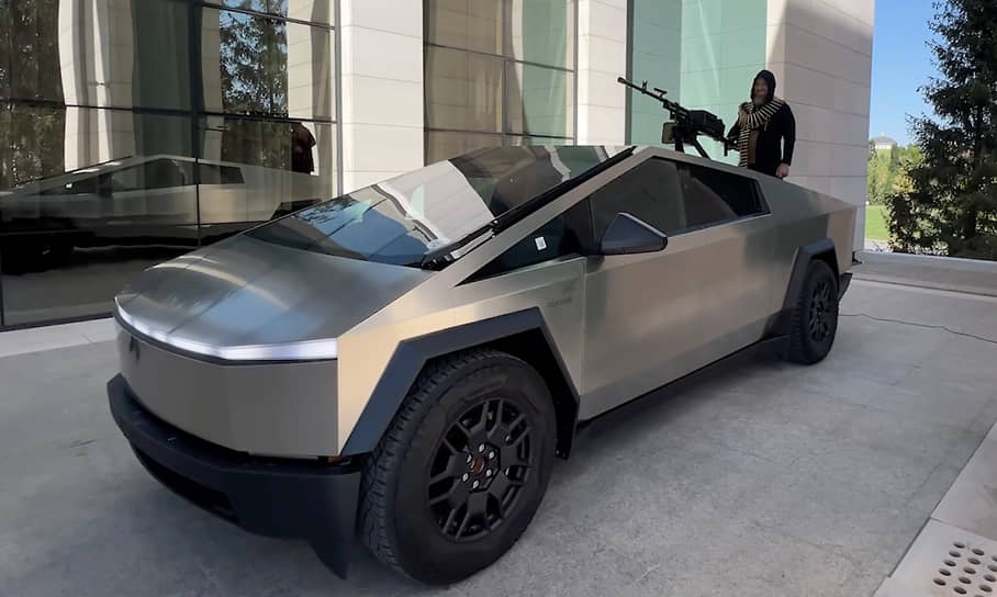 Рамзан Кадыров на автомобиле Tesla Cybertruck, 2024 год