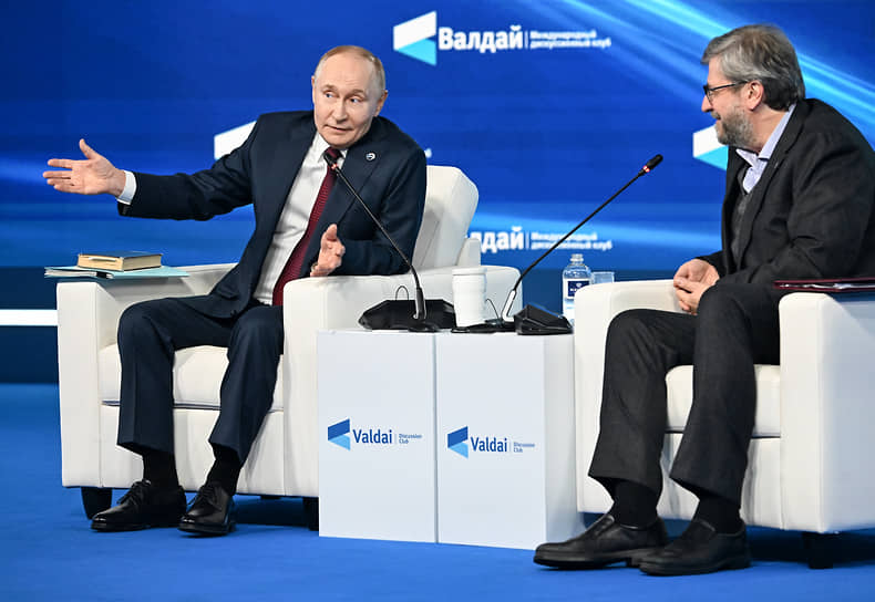 Владимир Путин почти четыре часа оьъяснялся с аудиторией
Словно и правда нечего скрывать