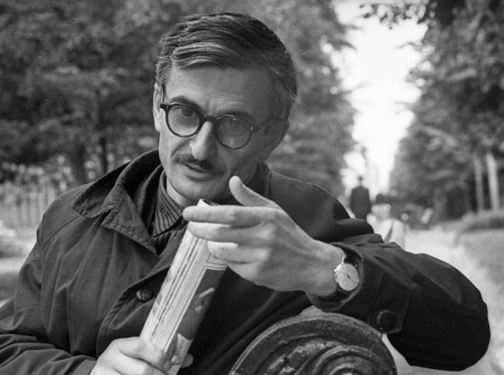 Режиссер Марлен Хуциев