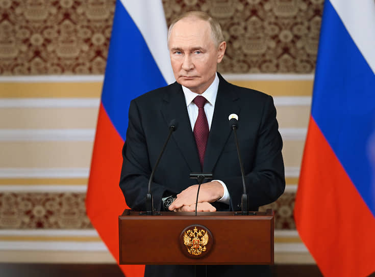 Владимир Путин во время пресс-конференции по итогам заседания Совета глав государства-участников СНГ