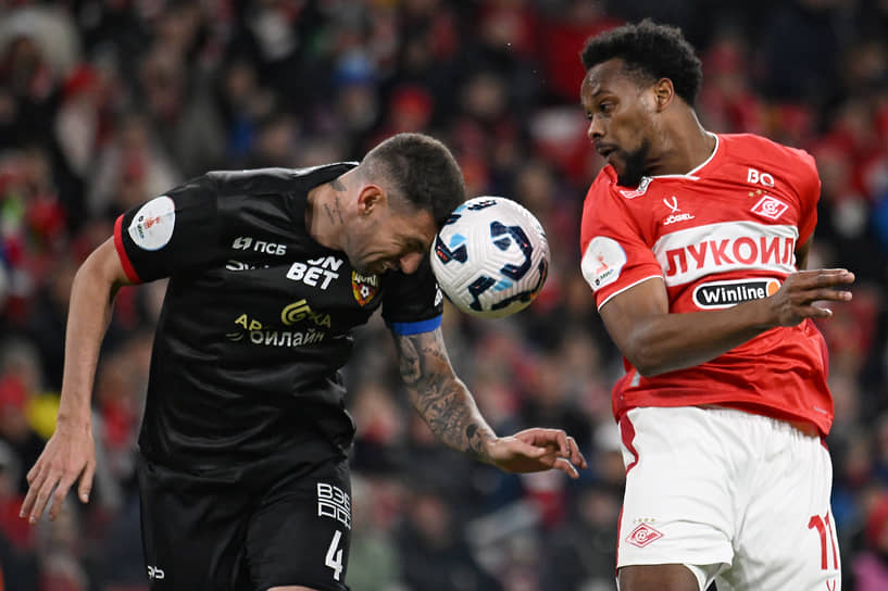 9.  Ливай Гарсия (справа, Тринидад и Тобаго). Нападающий выступает за «Спартак». Текущая рыночная стоимость игрока — €12 млн