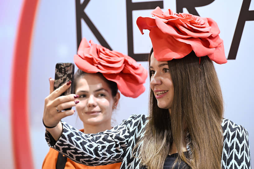 Международная выставка парфюмерно-косметической отрасли InterCHARM в комплексе «Крокус Экспо»