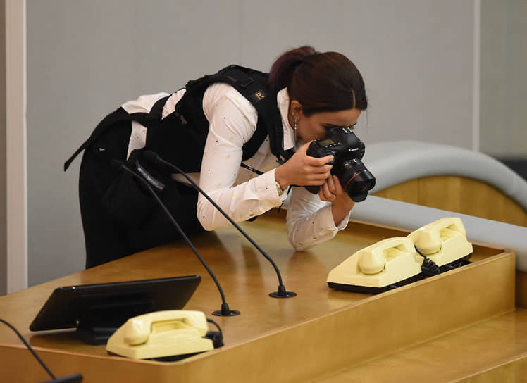 Работа фотографа «Ъ» в Госдуме, 2017 год