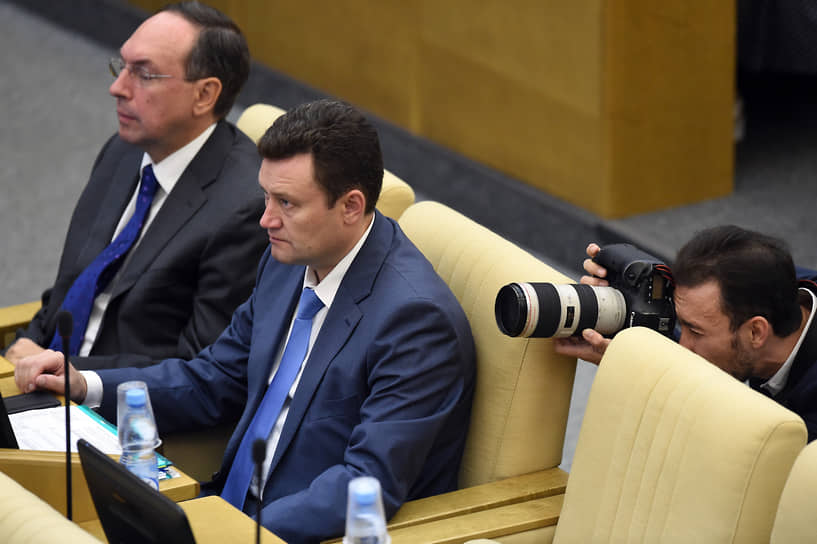 Председатель комитета по образованию и науке Вячеслав Никонов (слева) и член комитета по финансовому рынку Алексей Изотов, 2017 год