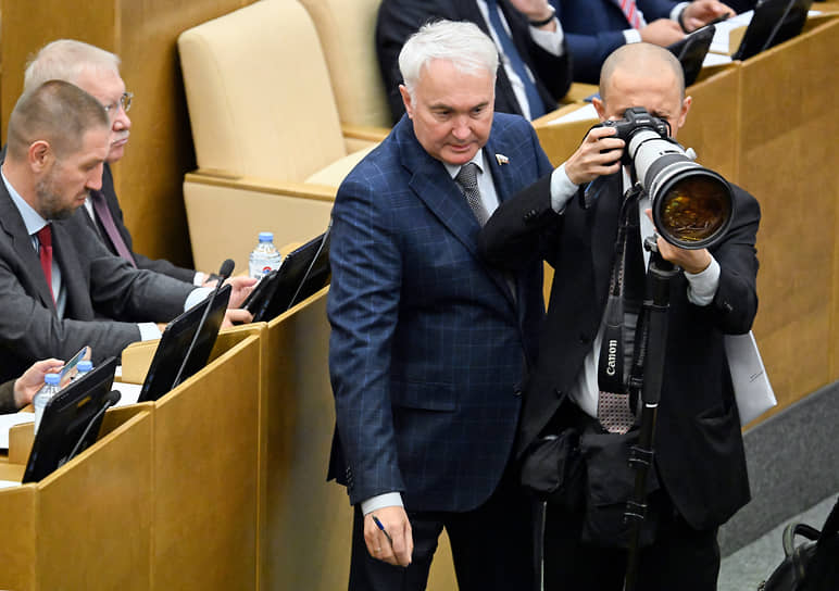 Председатель комитета по обороне Андрей Картаполов (в центре), 2025 год