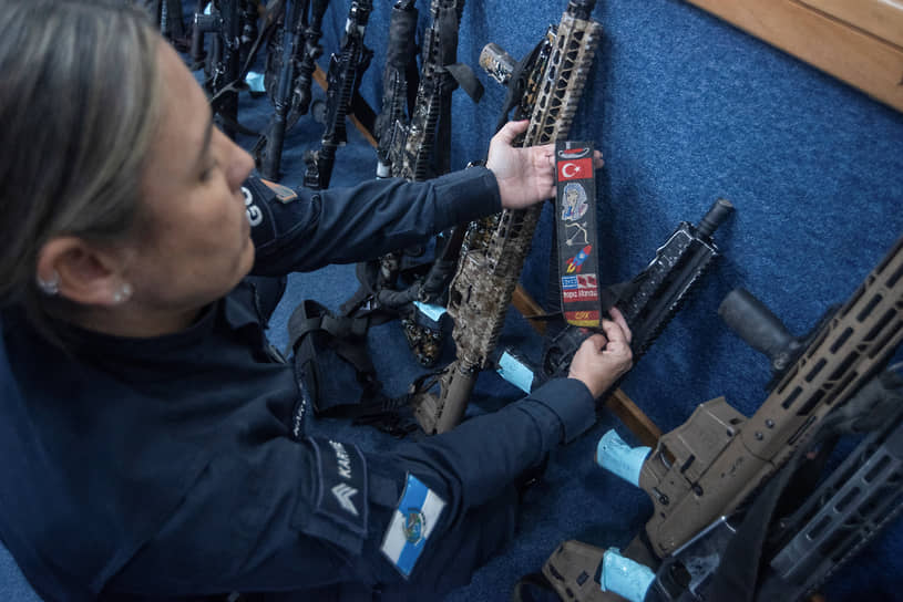 Изъятое у бандитов оружие