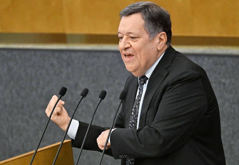 Председатель комитета по бюджету и налогам Андрей Макаров