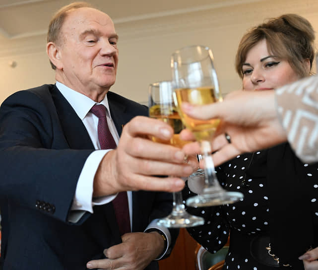 Руководитель фракции КПРФ Геннадий Зюганов на ежегодной встрече с журналистами «Самовар Зюганова»