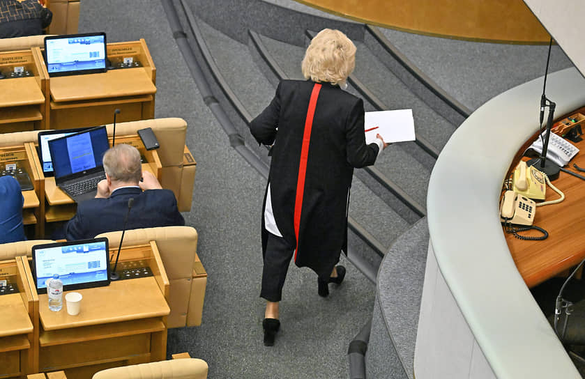 Председатель комитета по защите семьи, вопросам отцовства, материнства и детства Нина Останина