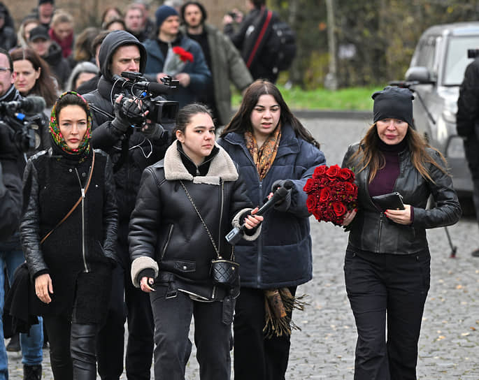 Актриса Татьяна Шитова (справа)