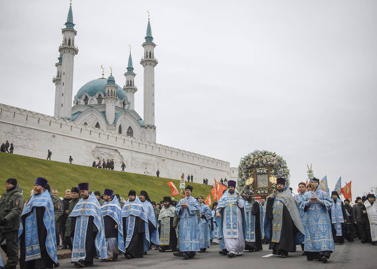 В крестном ходе в Казани приняли участие 7 тыс. человек