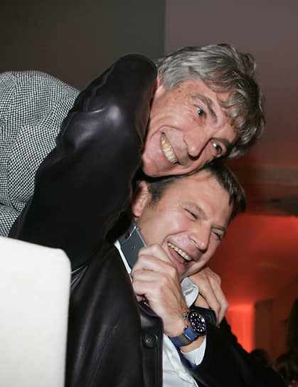 В 1996-1997 годах Николаев был генеральным продюсером Московской телекомпании и художественным руководителем Московского телеканала (МТК)На фото: с основателем журнала «ТВ Парк» Николаем Черноногом (справа)