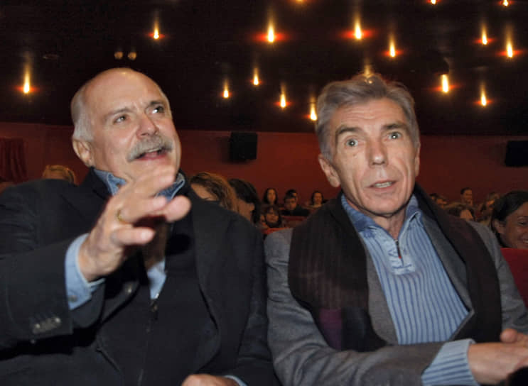 С режиссером Никитой Михалковым на премьерном показе фильма режиссера Тимура Бекмамбетова «Черная молния», 2009 год