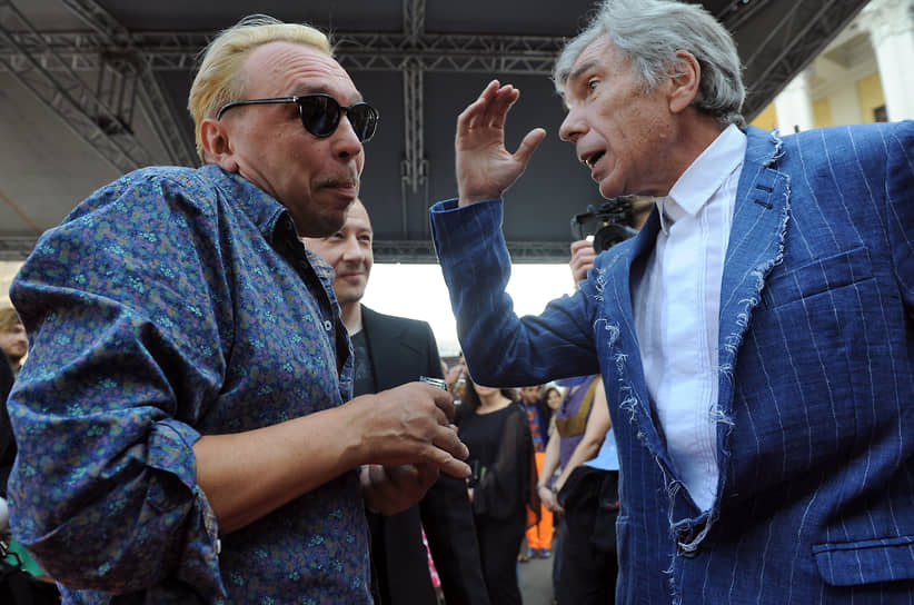 Музыкант Гарик Сукачев (слева) и Юрий Николаев на церемонии вручения премии «Серебряная калоша», 2011 год