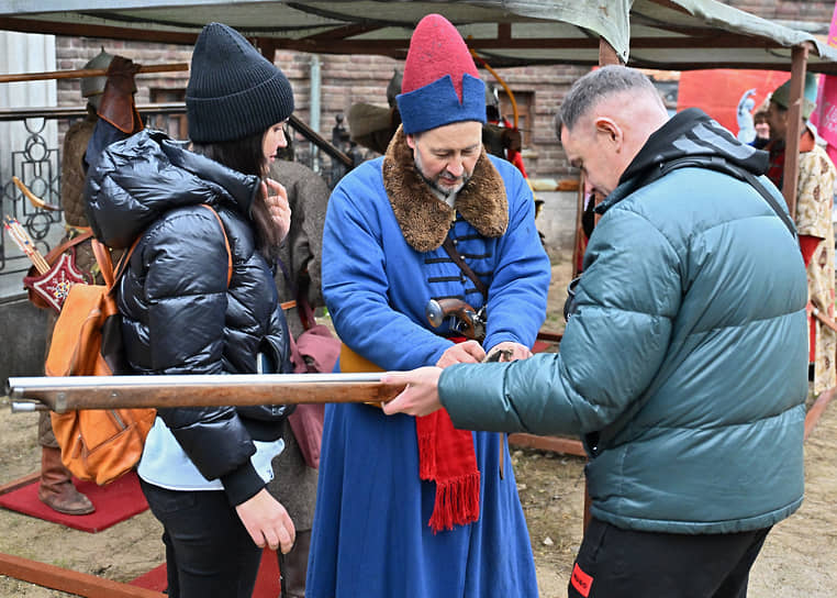 Мастер-класс по стрельбе на территории кинопарка «Москино» 