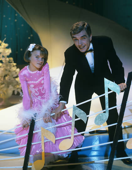 Также он вел музыкальные передачи «Голубой огонек» и «Песня года», детскую программу «Спокойной ночи, малыши!» и другие передачи