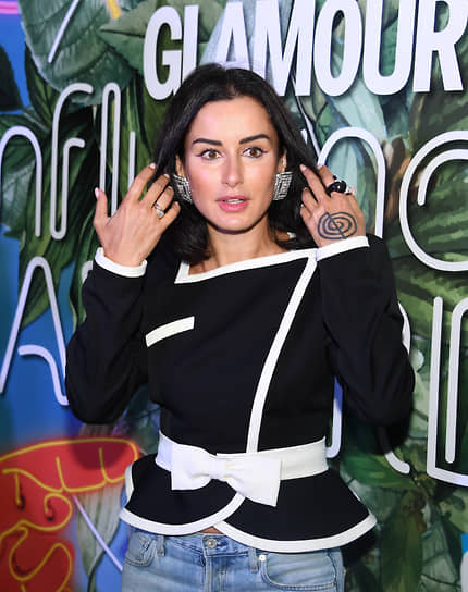 «Некрасивых женщин нет, есть плохие визажисты»
&lt;BR>На фото: на вручении интернет-премии Glamour Influencers Awards, 2020 год