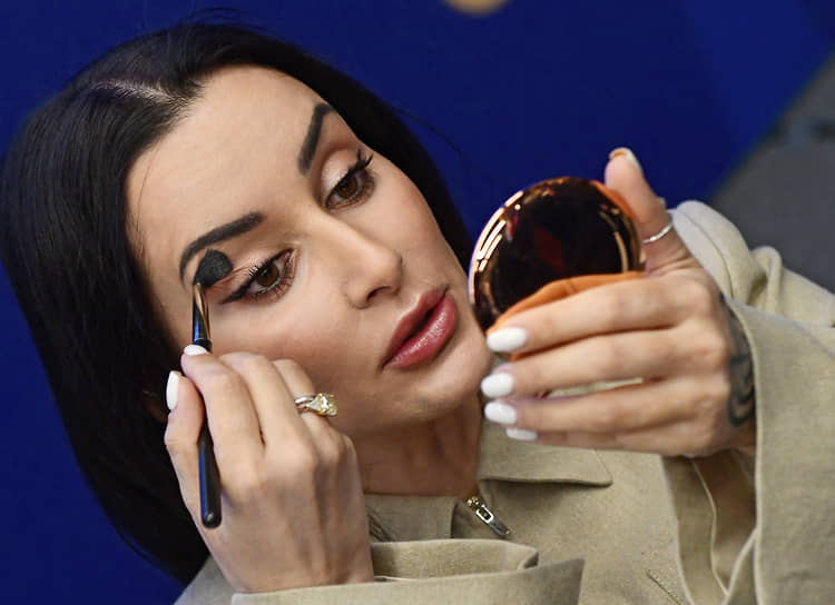 В феврале 2022 года возглавила телеканал ТНТ
&lt;BR>На фото: перед началом сессии «Спорт без преград: новые сценарии и форматы» в рамках ПМЭФ-2022  