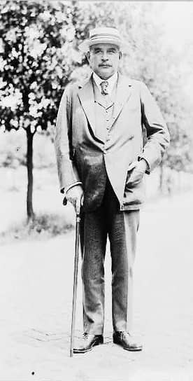 Прототипом маскота игры, как считают, мог быть бизнесмен Джей Пи Морган-младший