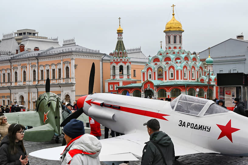 Самолеты времен Великой Отечественной войны на Красной площади