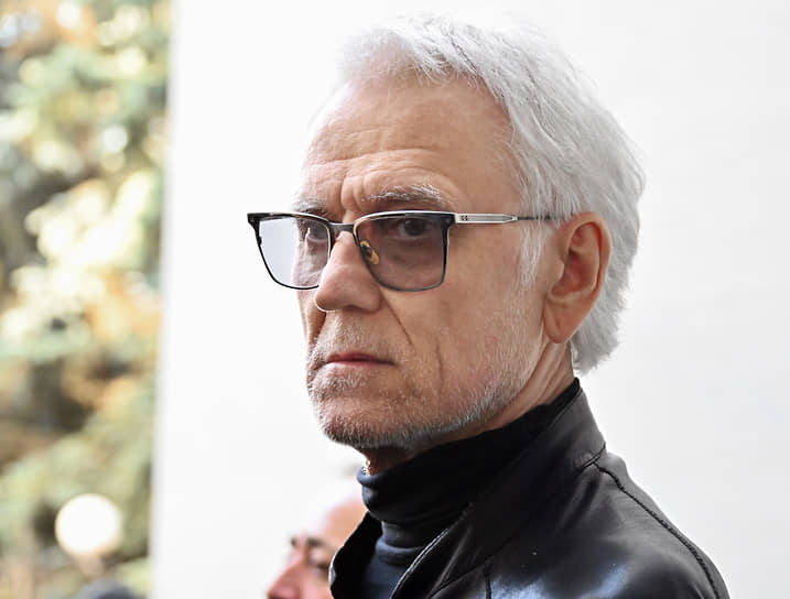 Певец Александр Маршал